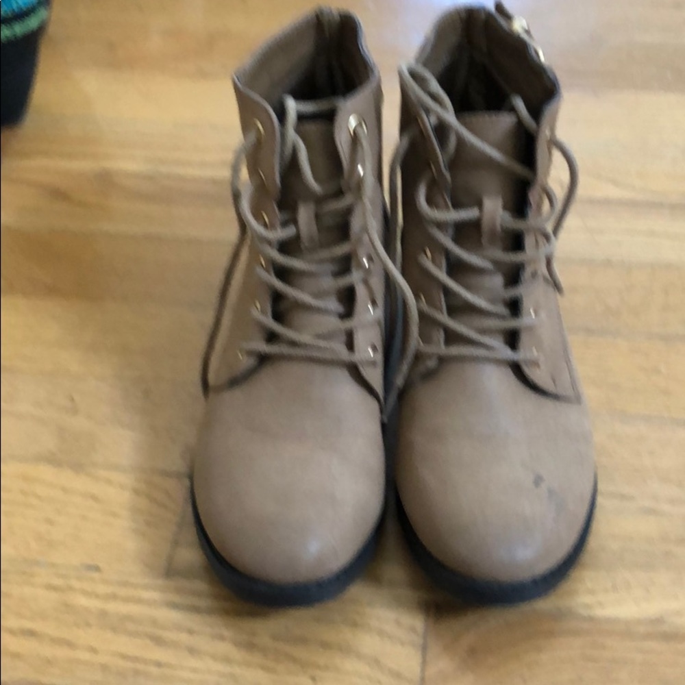 Women’s shoes